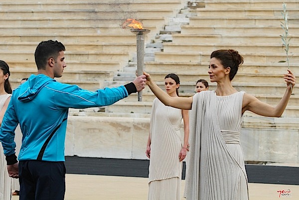 Πρώτος λαμπαδηδρόμος ο Παπαπαναγιώτου